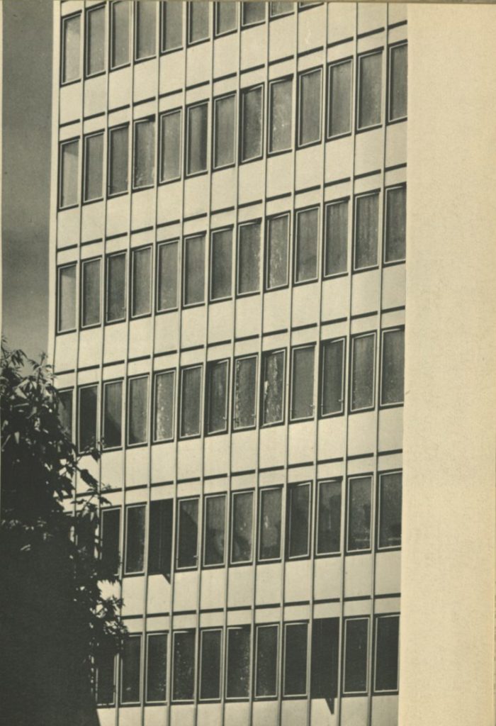 Detail fasády, pôvodný raster, 1968. Zdroj: 20 rokov Stavoprojektu v Košiciach. Košice: Stavoprojek.