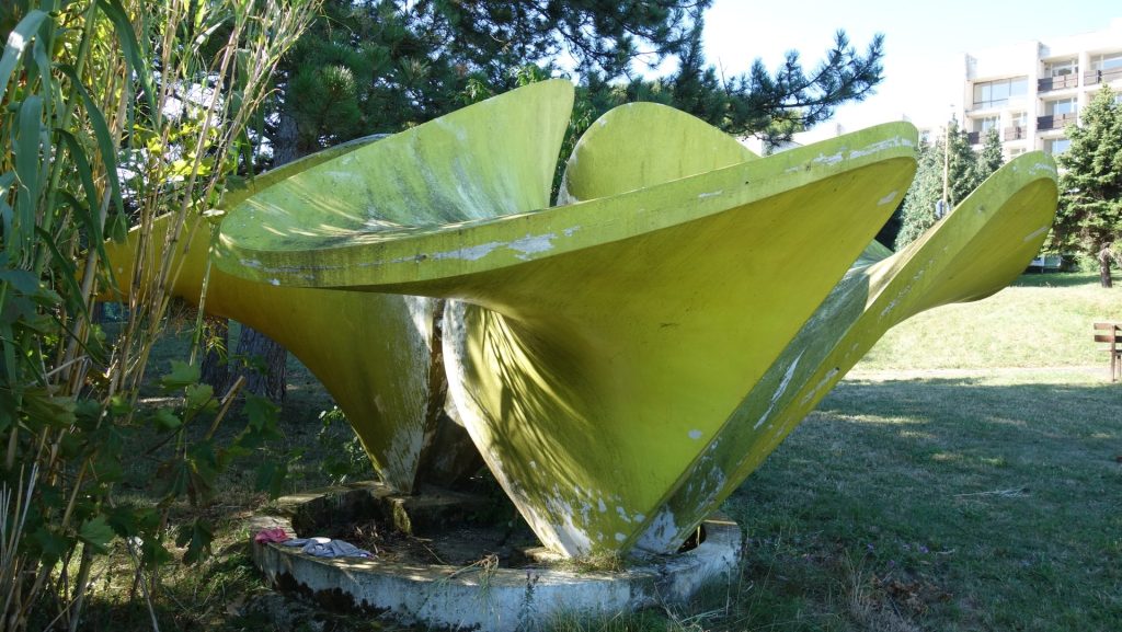 Fontána v areáli pred zotavovňou (Alexander Bilkovič), 2025. Foto: Monika Kicová, archív IMA.